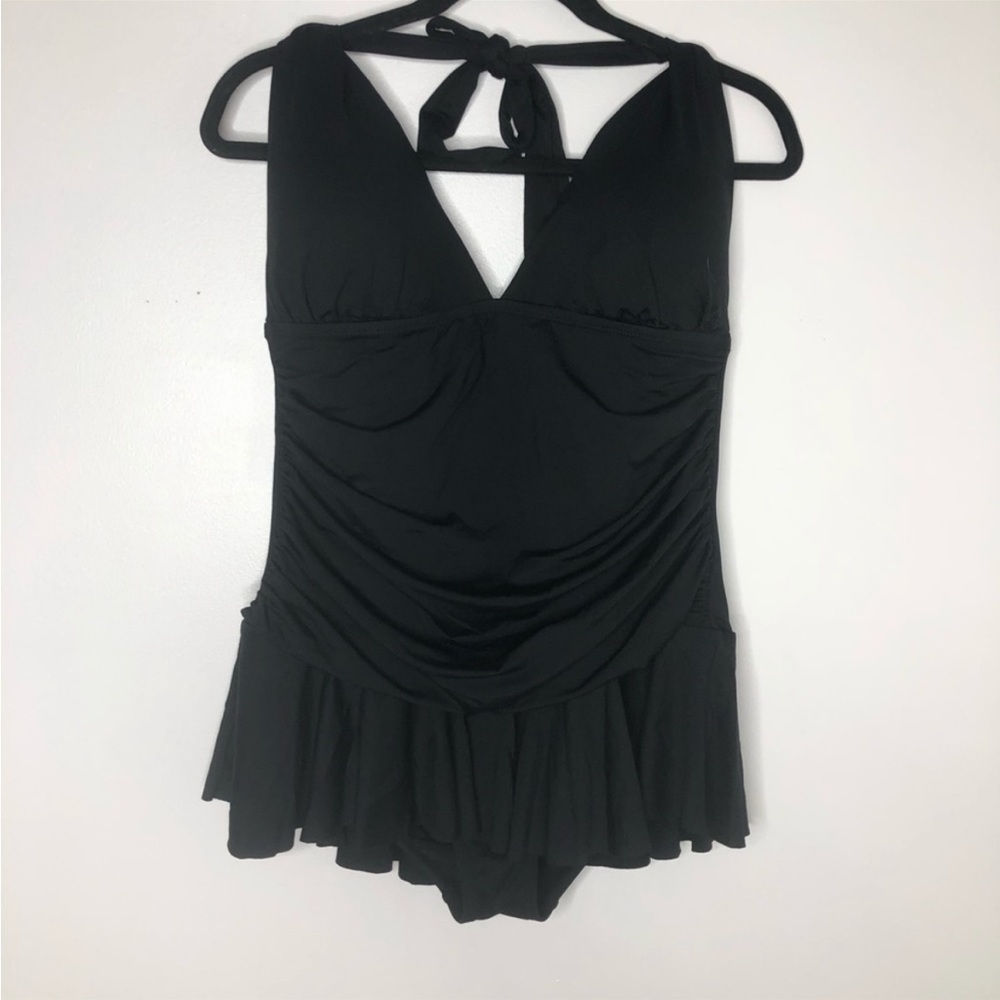 CHAPS Women’s Size 6 Skirted Swimsuit One-Piece Black Ruched Tummy Slimming